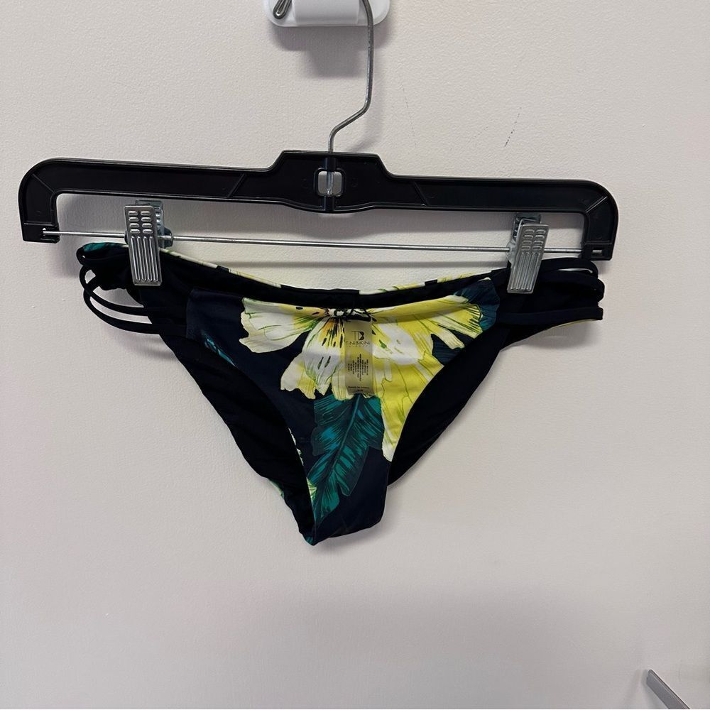 TINI BIKIN SWIM BOTTOMS‎
